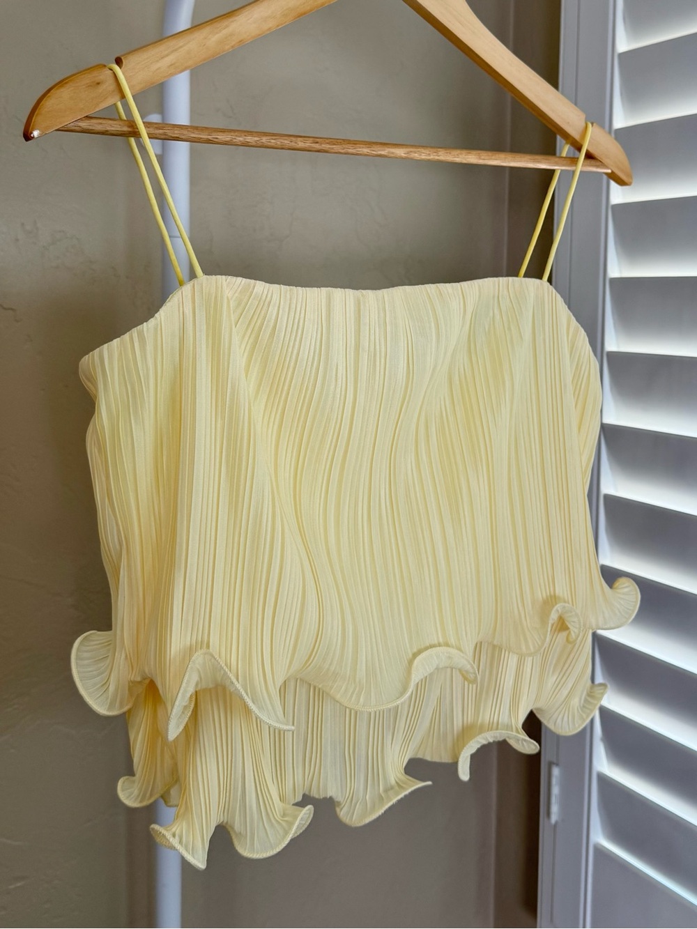 Commense Soft Butter Yellow Pleated Layered Ruffle Skirt Cami Set NWT Medium - Picture 11 of 13